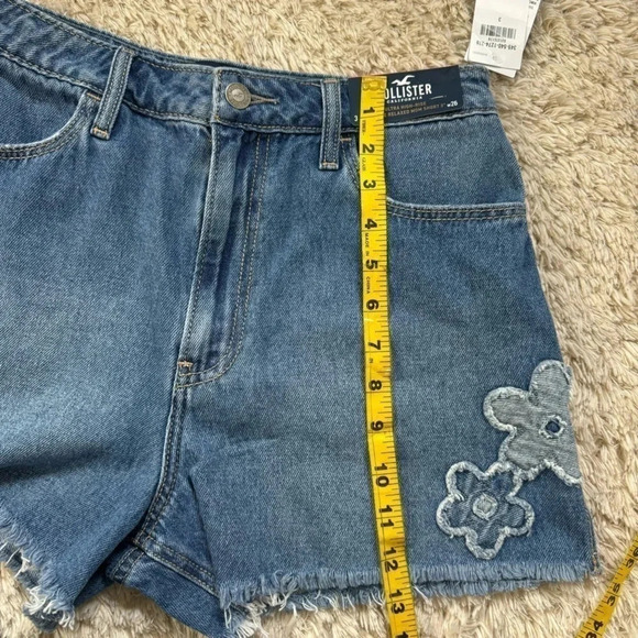 Hollister Womens Ultra high rise Denim Shorts size W26 - Picture 11 of 11